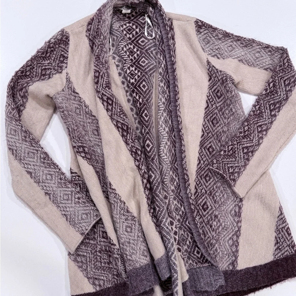 Vintage America Burgundy & Cream Patterned Cardigan – Size Small - Picture 2 of 6